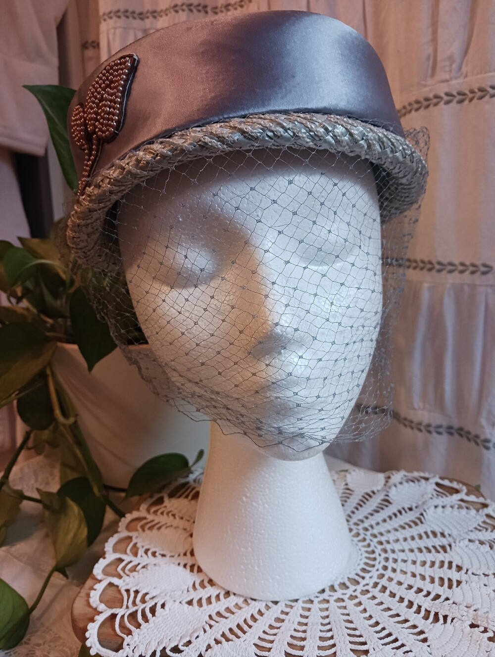 Vintage Doris Designed Union Made Womens Straw Pillbox Hat 40s-60s Gray Mint